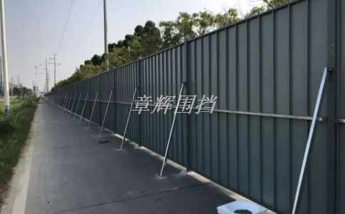 簡易圍擋在城市橋梁施工中的使用壽命如何保障?(城市橋梁施工中簡易圍擋的防震和防風措施) 簡易圍擋在城市橋梁施工中的使用壽命如何保障?(城市橋梁施工中簡易圍擋的防震和防風措施)